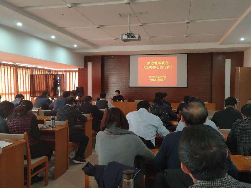 "探秘迷失传奇私服发布网站：获取最新版本与交流互动攻略"